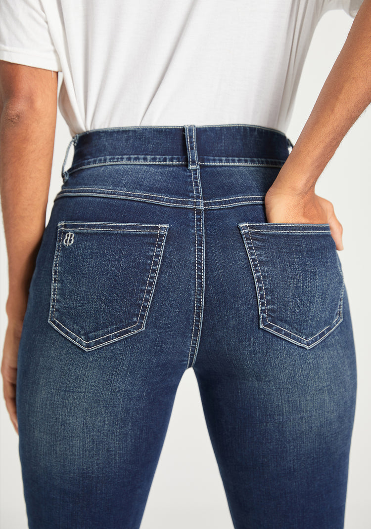 Signature Mid-Rise Denim | Skinny (Roma Wash)