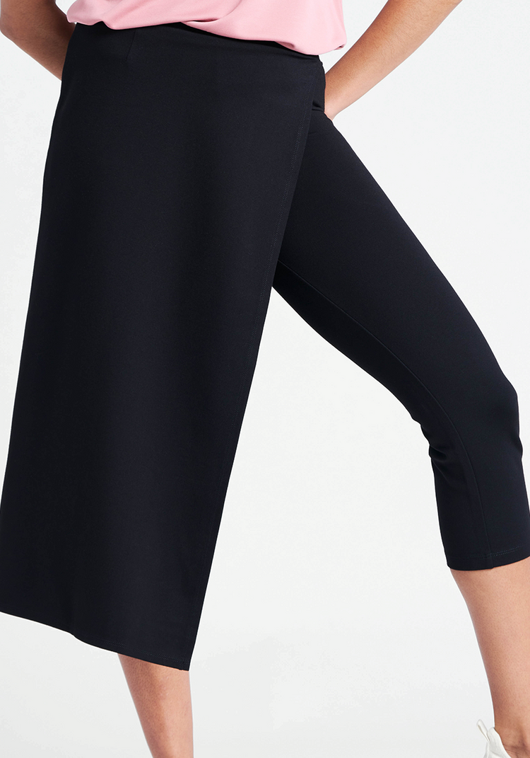 The Sassiest Pants (Black)